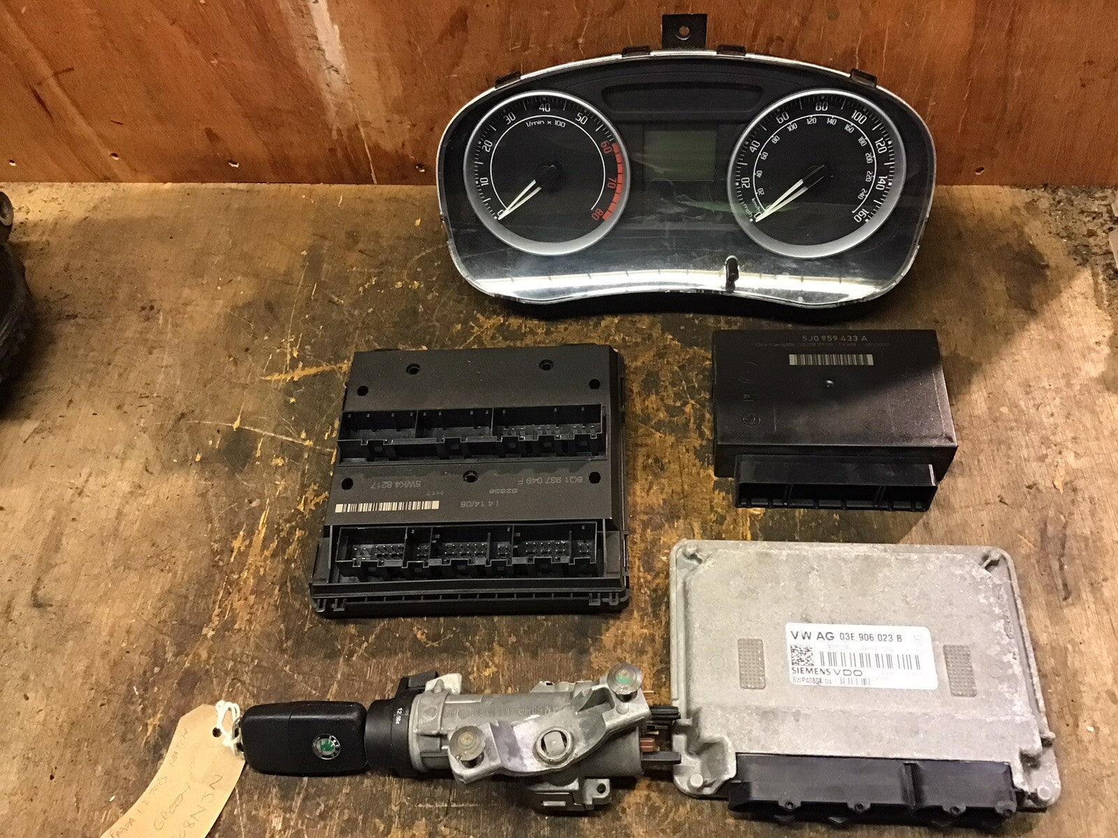 SKODA FABIA 1.2 PETROL ECU KIT 03E906023B SIEMENS 5WP40808 BZG 2006-2011