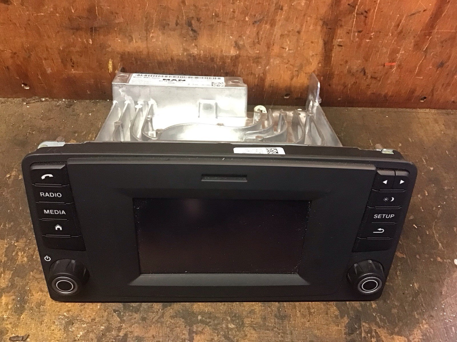 81.28100-6052 RADIO MEDIA UNIT MAN TGX TGS 2014-2020