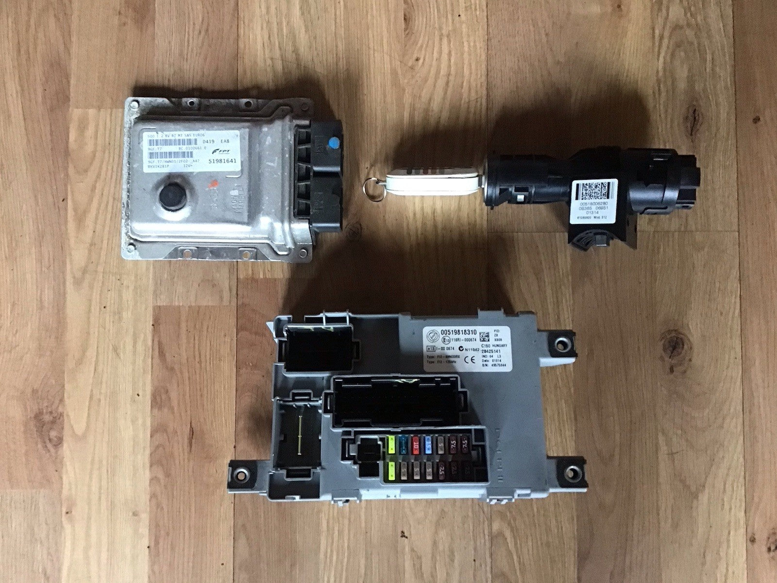 FIAT 500 1.2 PETROL ECU KIT 51981641 2008-2015