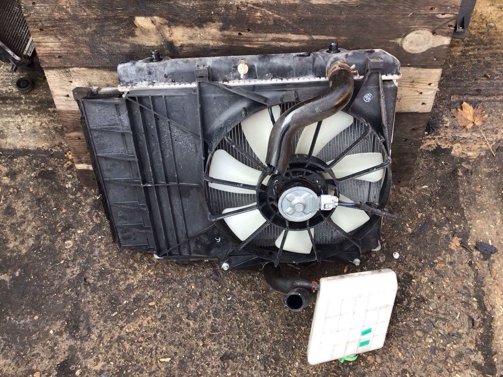 VAUXHALL AGILA 1.0 PETROL MANUAL RADIATOR FAN COWLING 95310-51K01 2009-2014