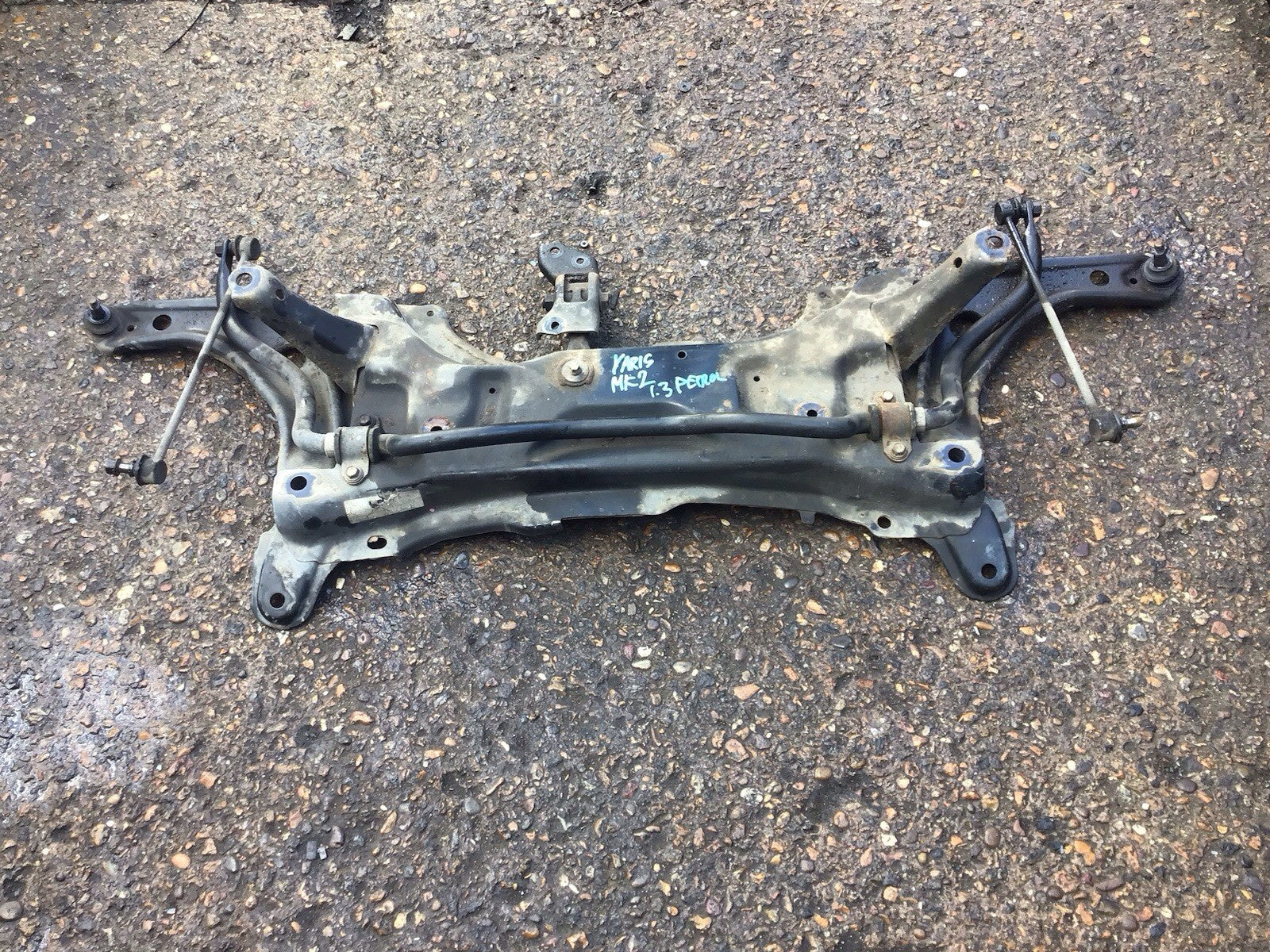 TOYOTA YARIS MK2 1.3 PETROL FRONT SUBFRAME 2006-2012