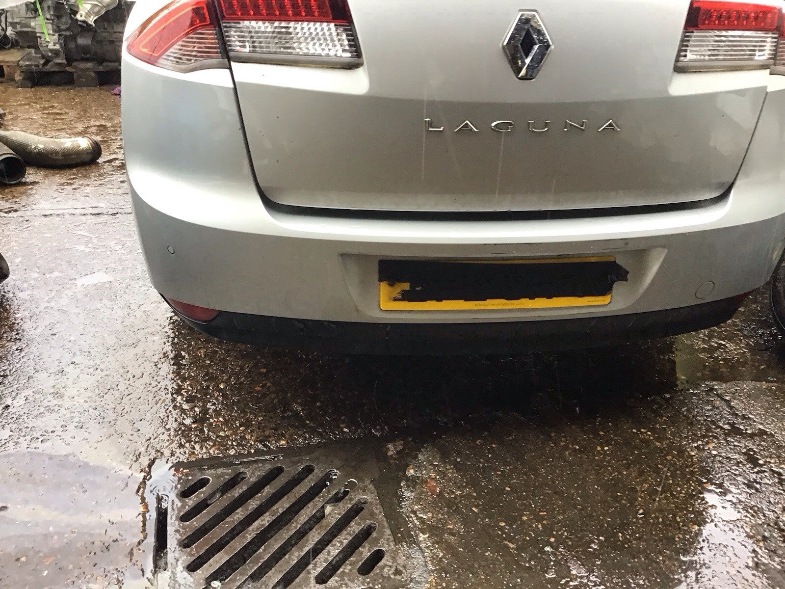 RENAULT LAGUNA MK3 REAR BUMPER SILVER METALLIC SALOON 4 DOOR 2007-2015