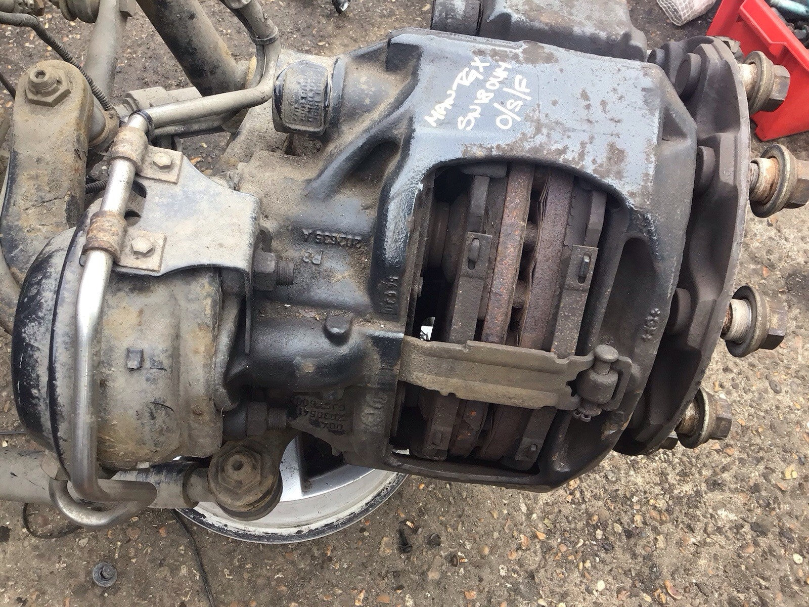 MAN TGX TGS DRIVER'S SIDE FRONT BRAKE CALIPPER AND CARRIER 2015-2020