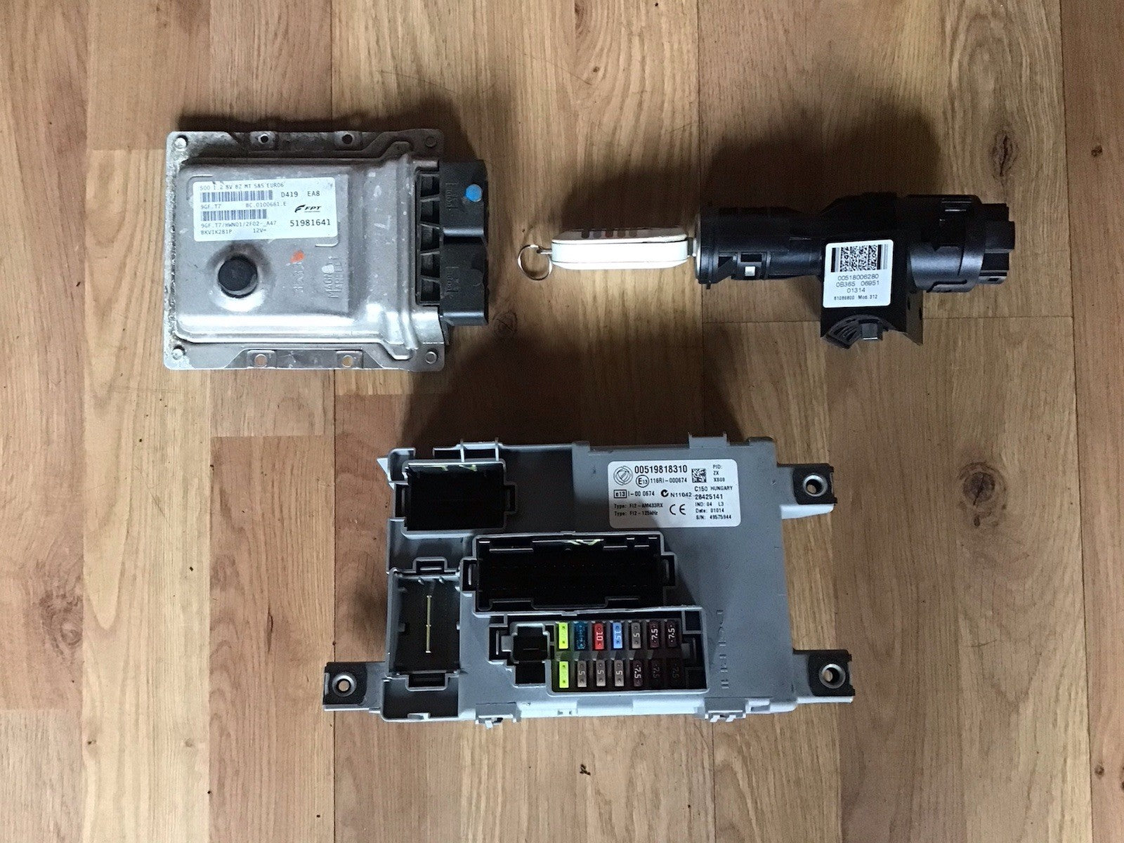 FIAT 500 1.2 PETROL ECU KIT 51981641 2008-2015