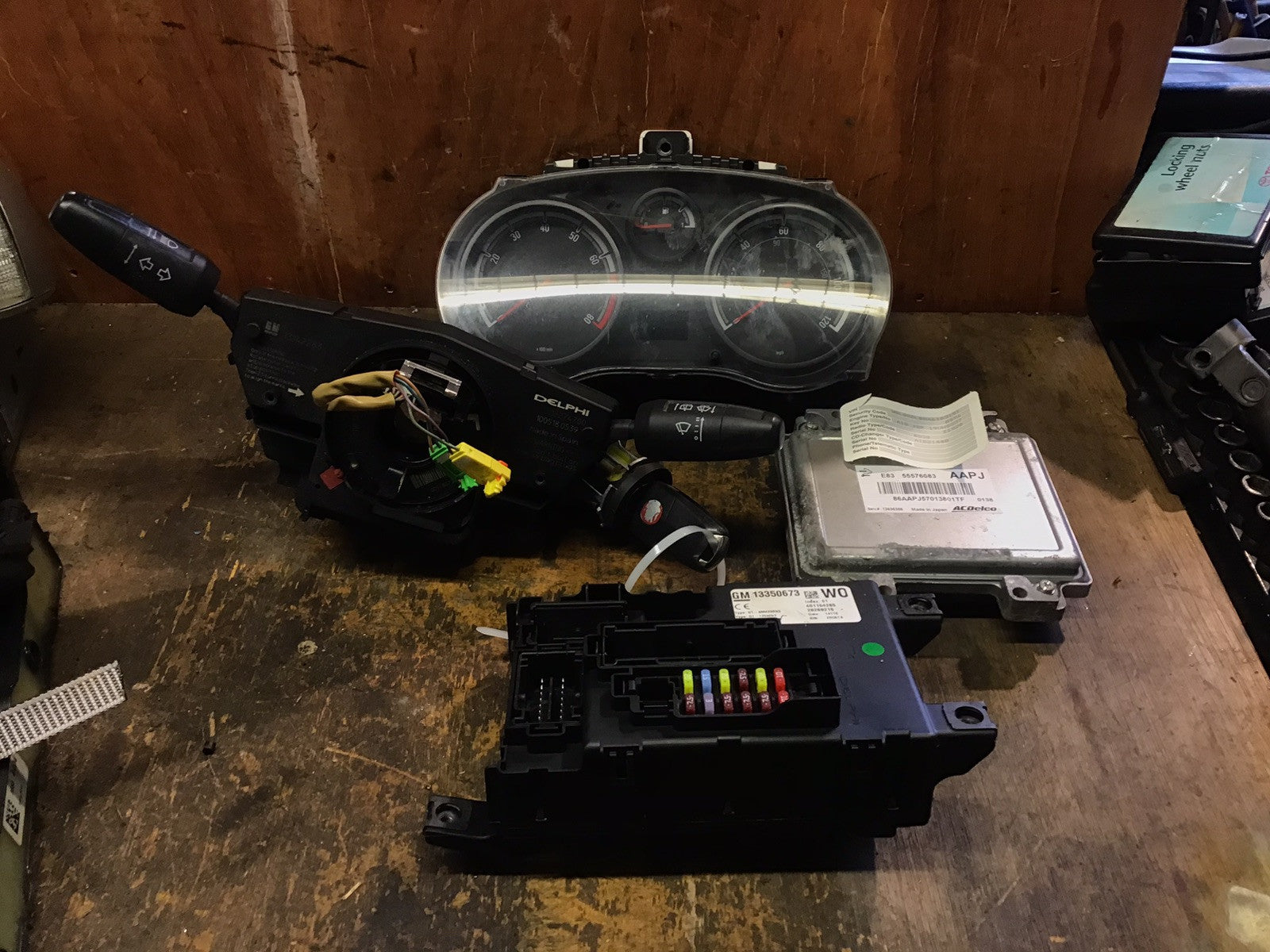 VAUXHALL CORSA D 1.0 PETROL ECU KIT 55576683 AAPJ A10XEP 2010-2014