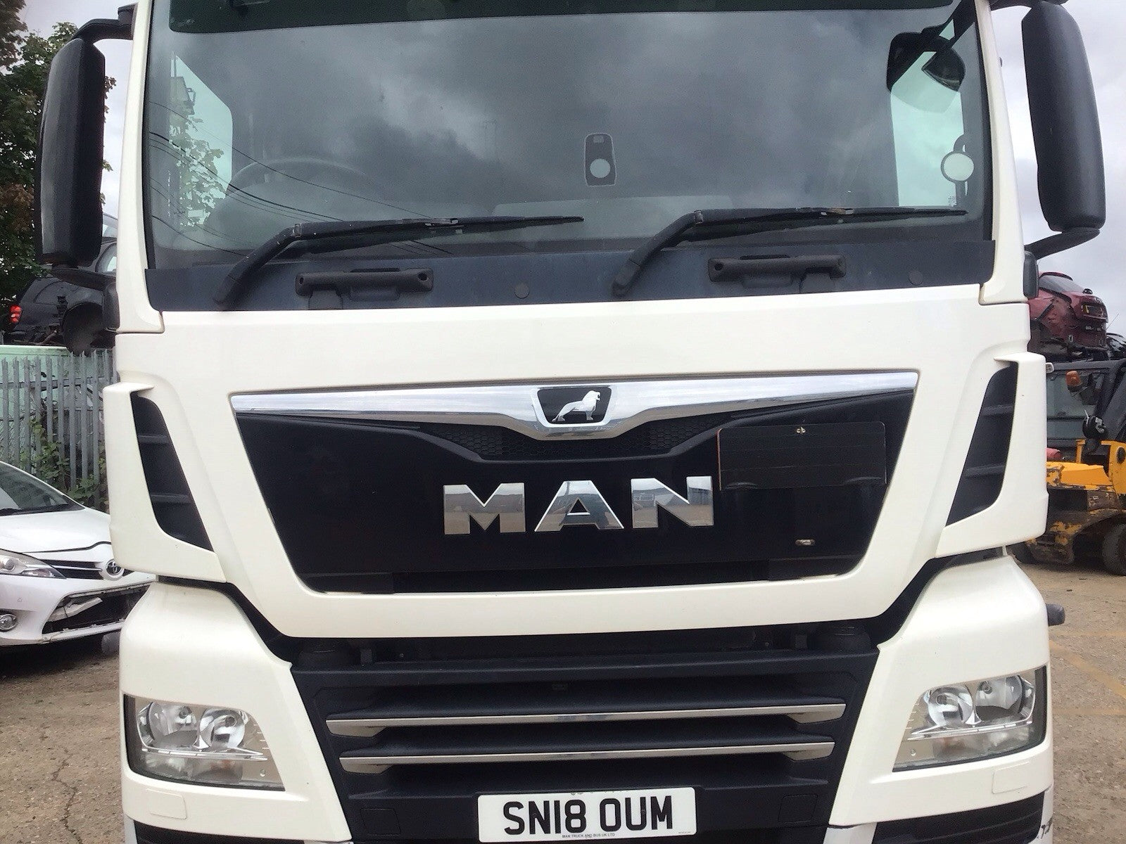 MAN TGX 24.460 BONNET IN WHITE 2016-2019