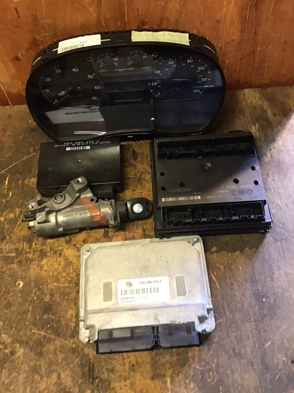 VOLKSWAGEN POLO 9N3 1.2 PETROL ECU KIT 03D906033F SIEMENS 5WP40298 BMD 2005-2009