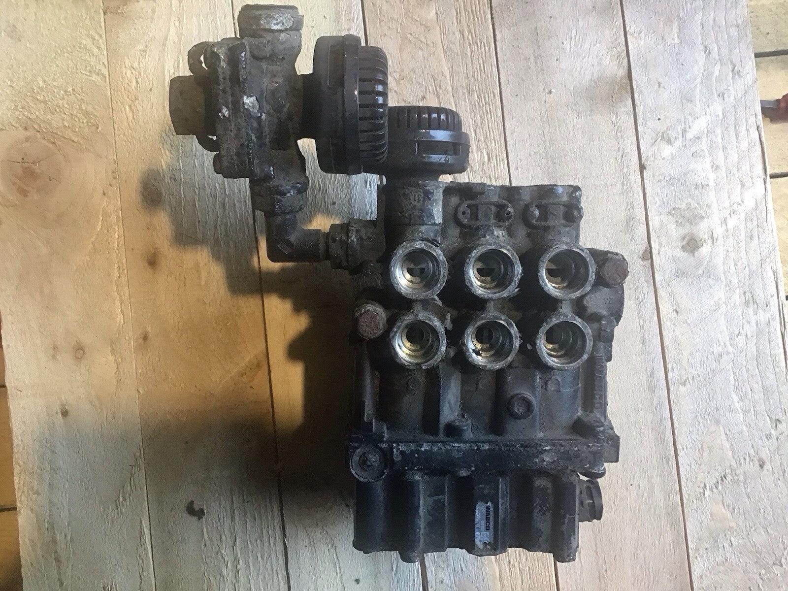 MAN TGX TGS ECAS SOLENOID VALVE 81.25902-6147 WABCO 2015-2020