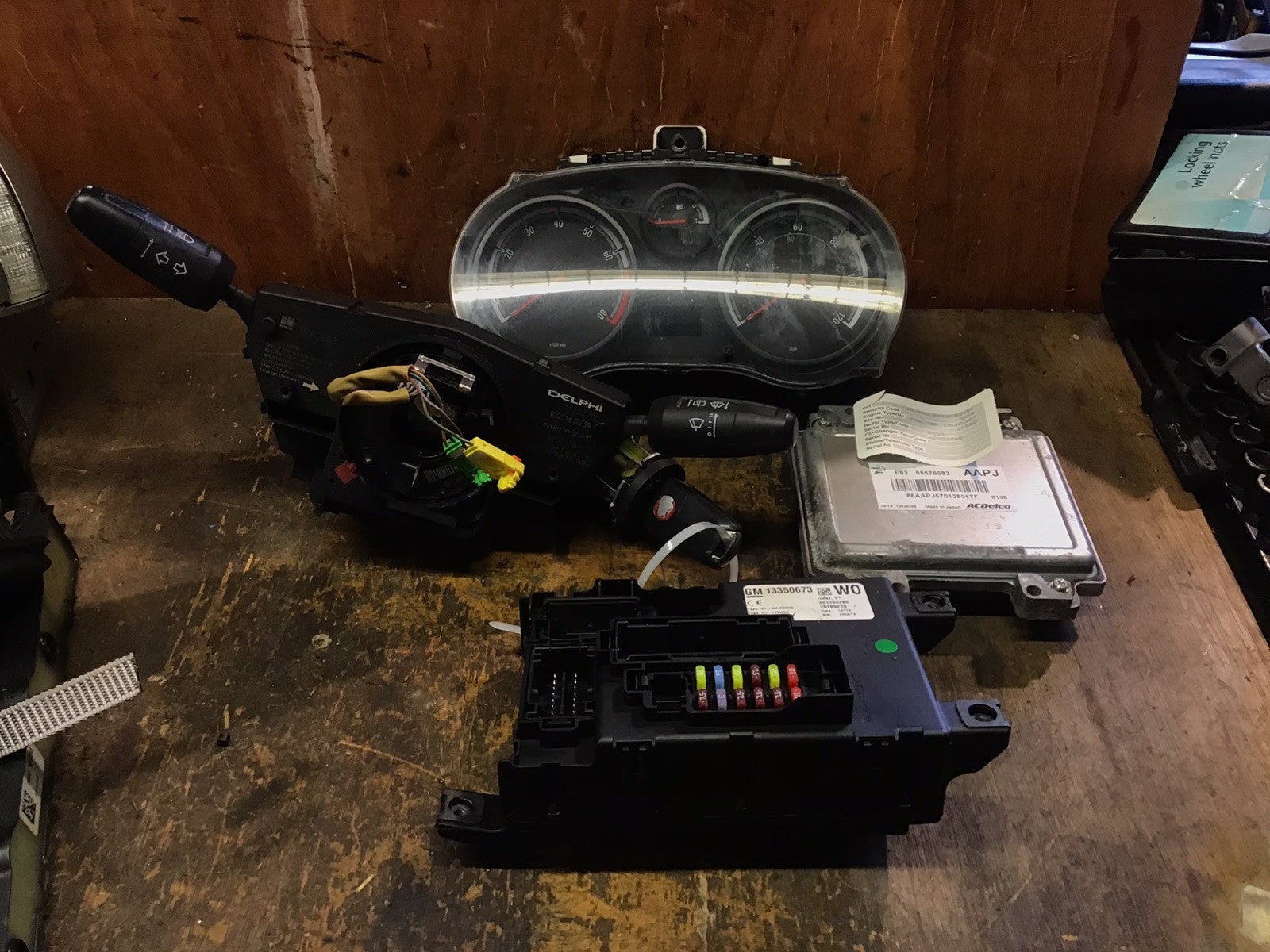 VAUXHALL CORSA D 1.0 PETROL ECU KIT 55576683 AAPJ A10XEP 2010-2014