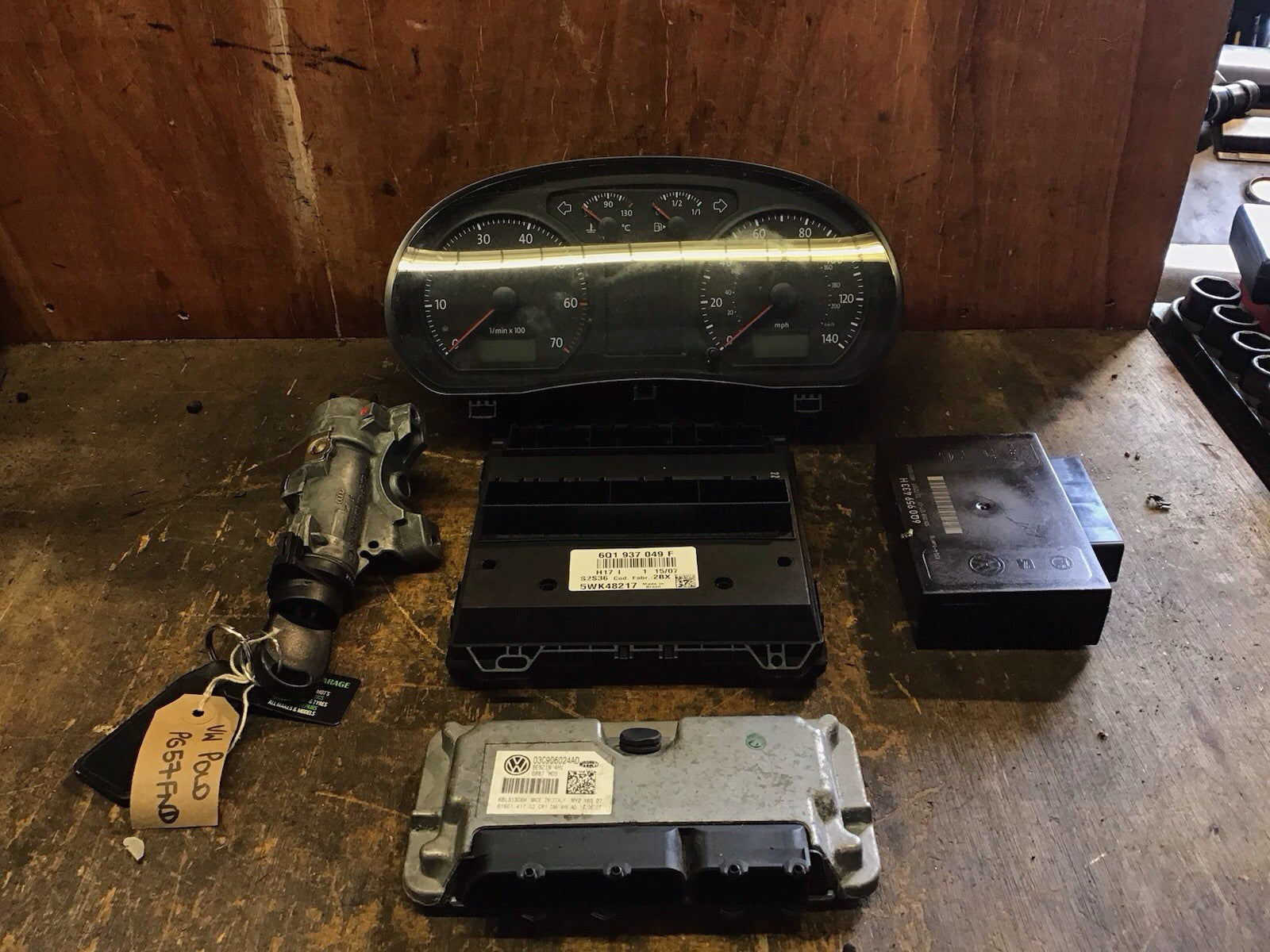 VOLKSWAGEN POLO 9N3 1.4 PETROL ECU KIT 03C906024AD BUD 2005-2009