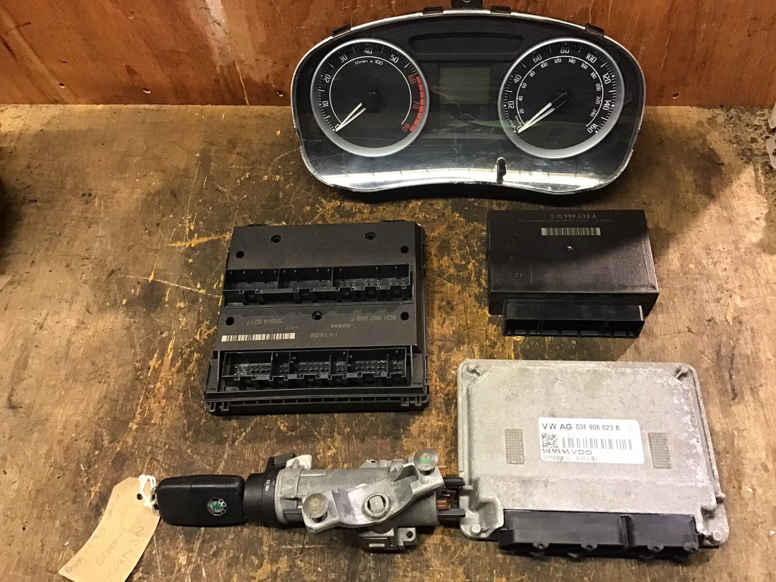 SKODA FABIA 1.2 PETROL ECU KIT 03E906023B SIEMENS 5WP40808 BZG 2006-2011