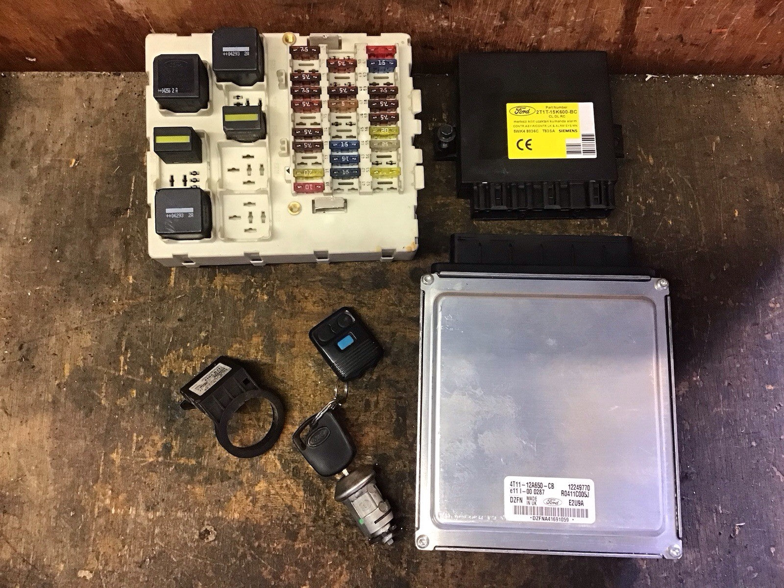 FORD TRANSIT CONNECT MK1 1.8 TDI ECU KIT 4T11-12A650-CB HCPA/HCPB 2004-2008