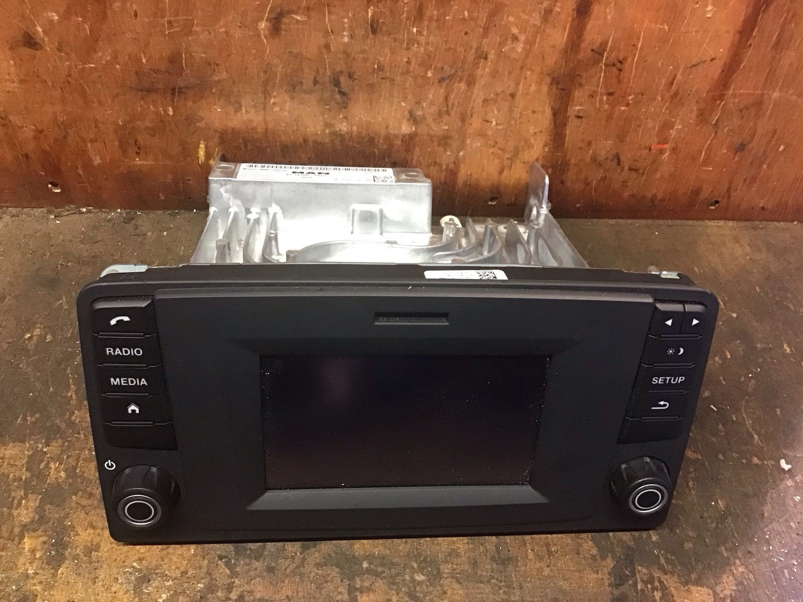 81.28100-6052 RADIO MEDIA UNIT MAN TGX TGS 2014-2020