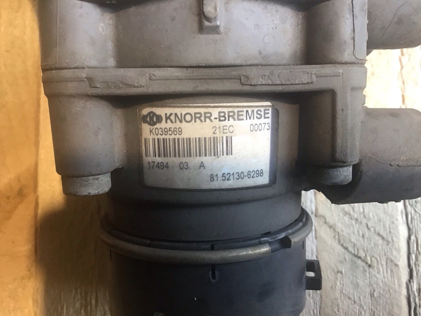 MAN TGX TGS FOOT BRAKE VALVE KNORR-BREMSE K039569 81.52130-6298 2015-2020