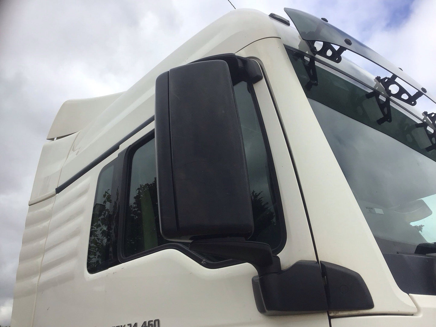 MAN TGX 24.460 DRIVER SIDE O/S DOOR MIRROR 2016-2019