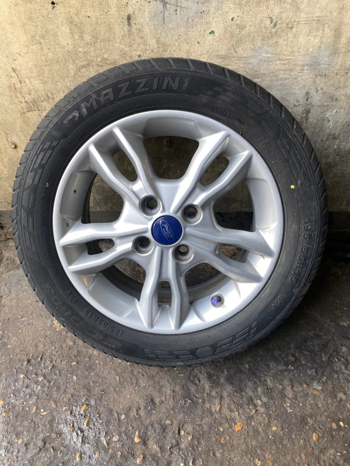 FORD FIESTA MK7 ALLOY WHEEL 15" TYRE 195X55X15 E1BJ-1007-AA 2013-2017