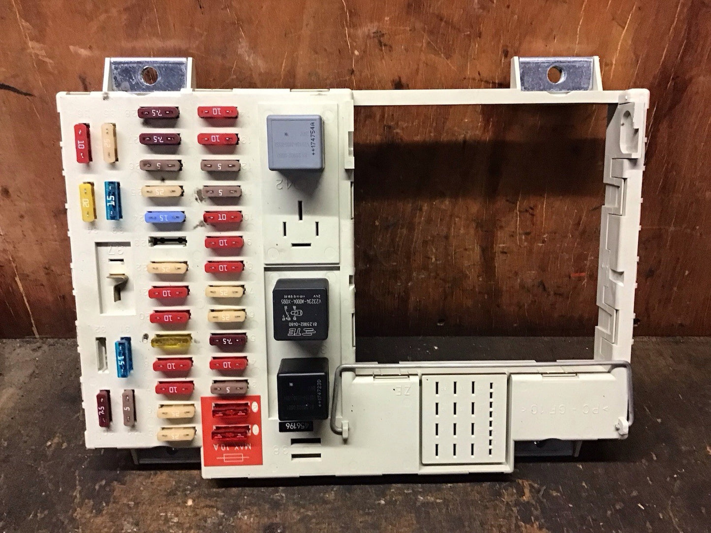 MAN TGX TGS FUSE BOX 81.25444.6074 EURO 6 2015-2020