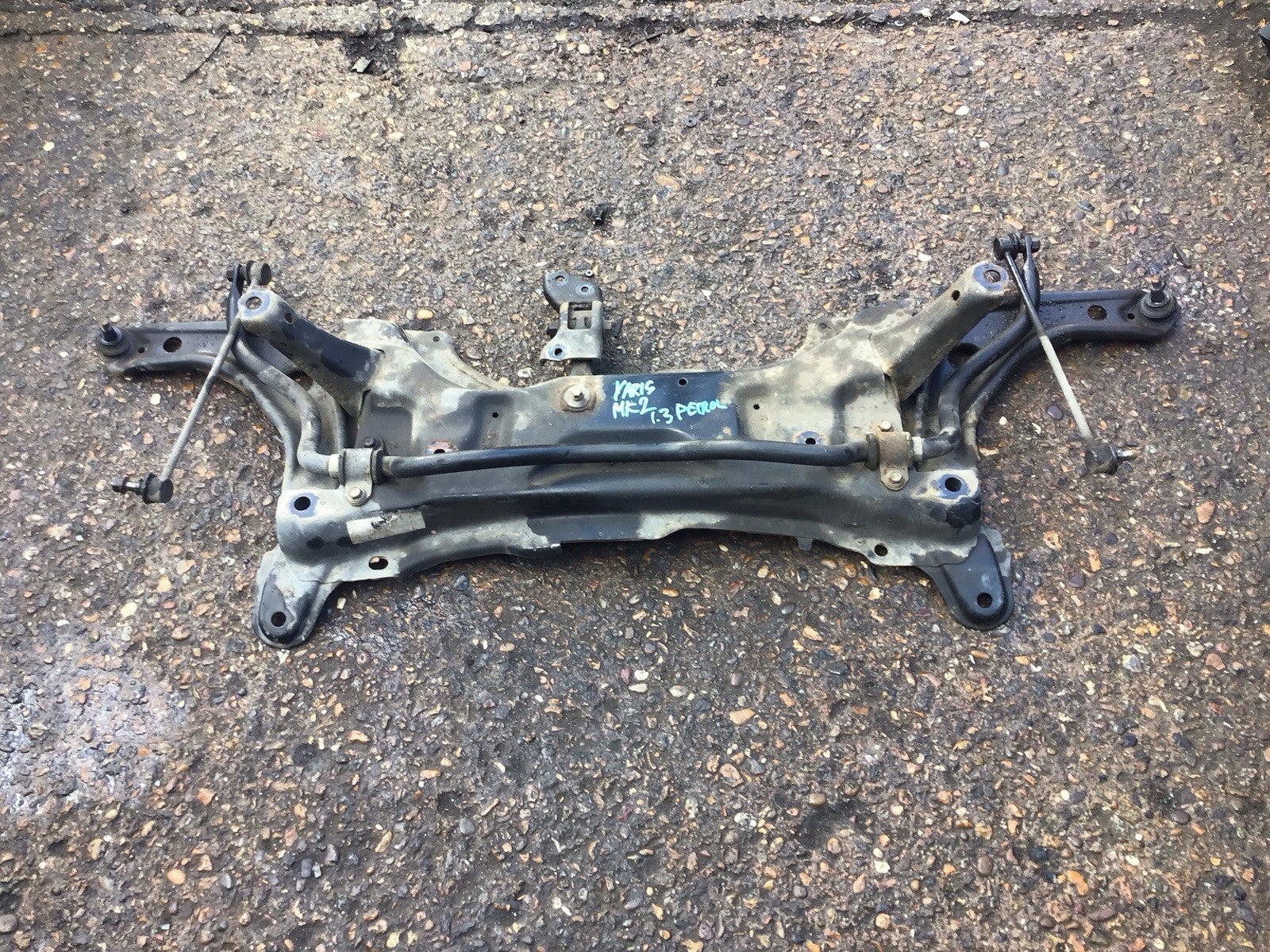 TOYOTA YARIS MK2 1.3 PETROL FRONT SUBFRAME 2006-2012