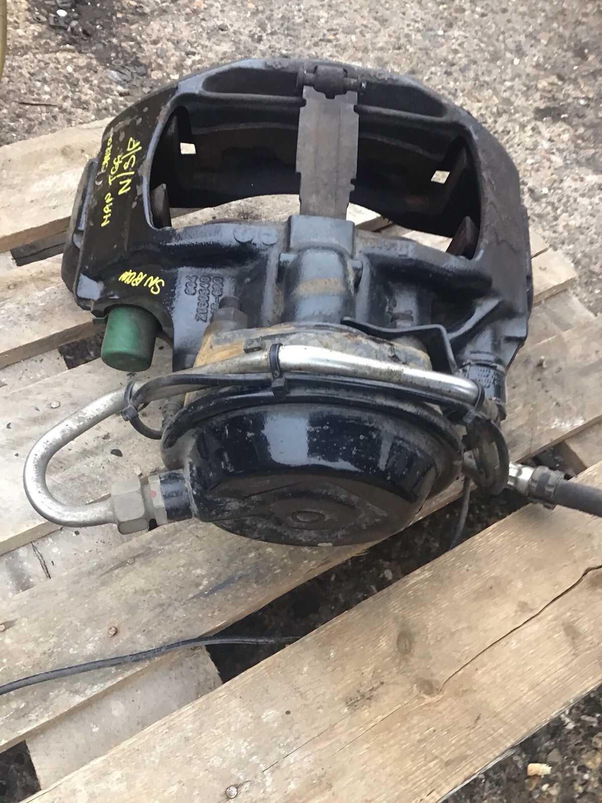 MAN TGX TGS PASSENGER SIDE FRONT BRAKE CALIPPER AND CARRIER 2015-2020