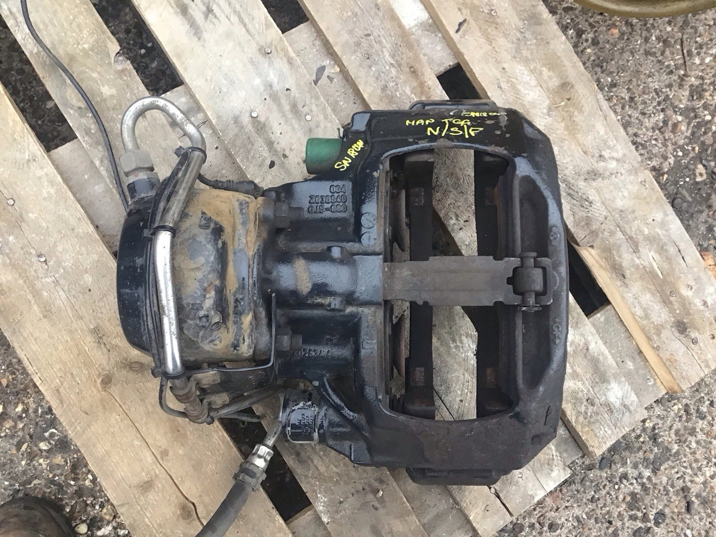 MAN TGX TGS PASSENGER SIDE FRONT BRAKE CALIPPER AND CARRIER 2015-2020