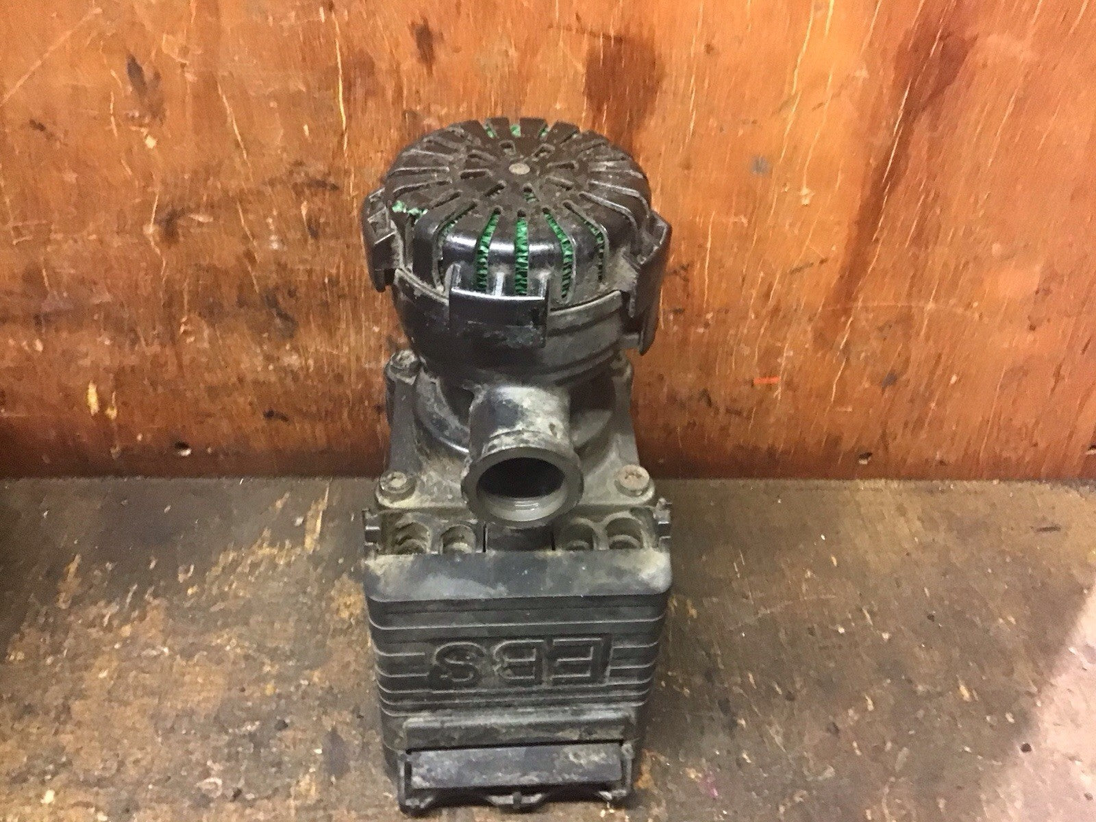 MAN TGX TGS EBS MODULATOR VALVE 81.52106-6067/004 K050211 FRONT RIGHT  2015-2020