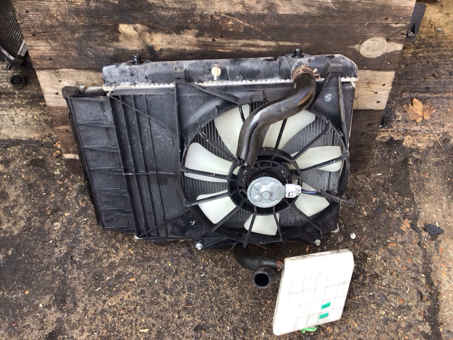 VAUXHALL AGILA 1.0 PETROL MANUAL RADIATOR FAN COWLING 95310-51K01 2009-2014