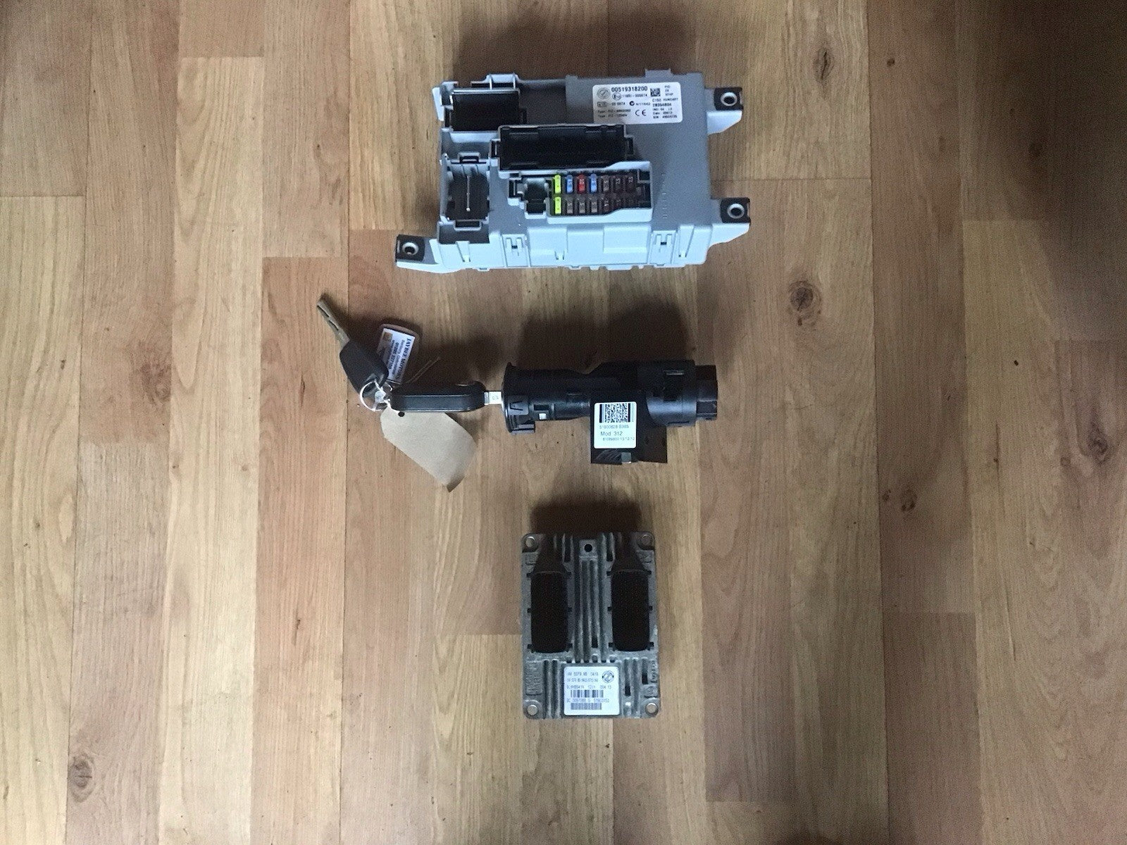 FIAT 500 1.2 PETROL ECU KIT IAW 5SF9.MS D419 2008-2015