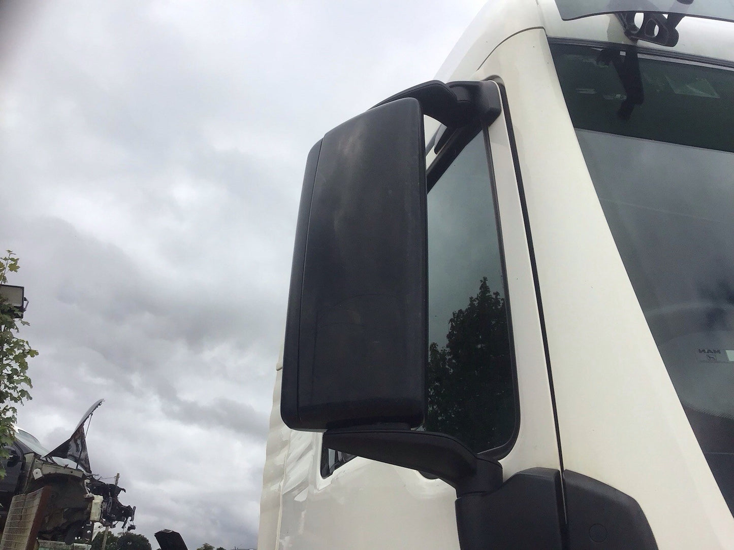 MAN TGX 24.460 DRIVER SIDE O/S DOOR MIRROR 2016-2019