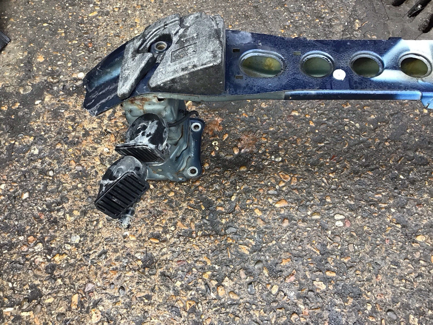 FORD FOCUS MK3 FRONT BUMPER SUPPORT BAR CRASH BAR 2011-2014