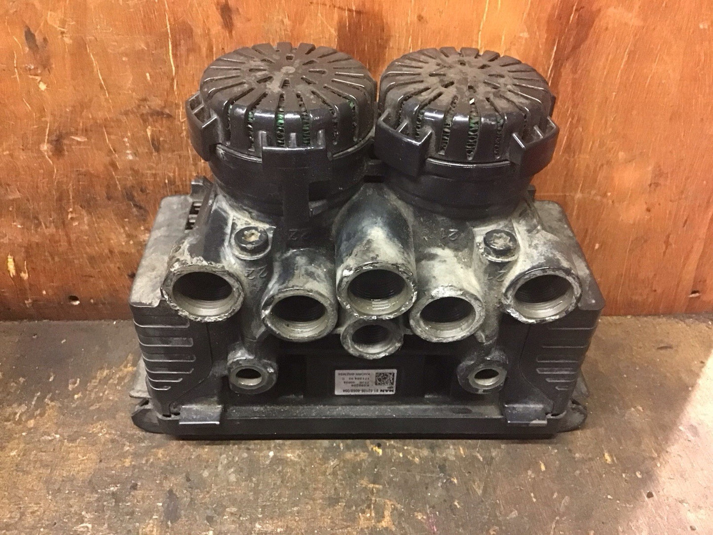 MAN TGX TGS EBS REAR MODULATOR VALVE 81.52106-6068/004 K050209 2015-2020