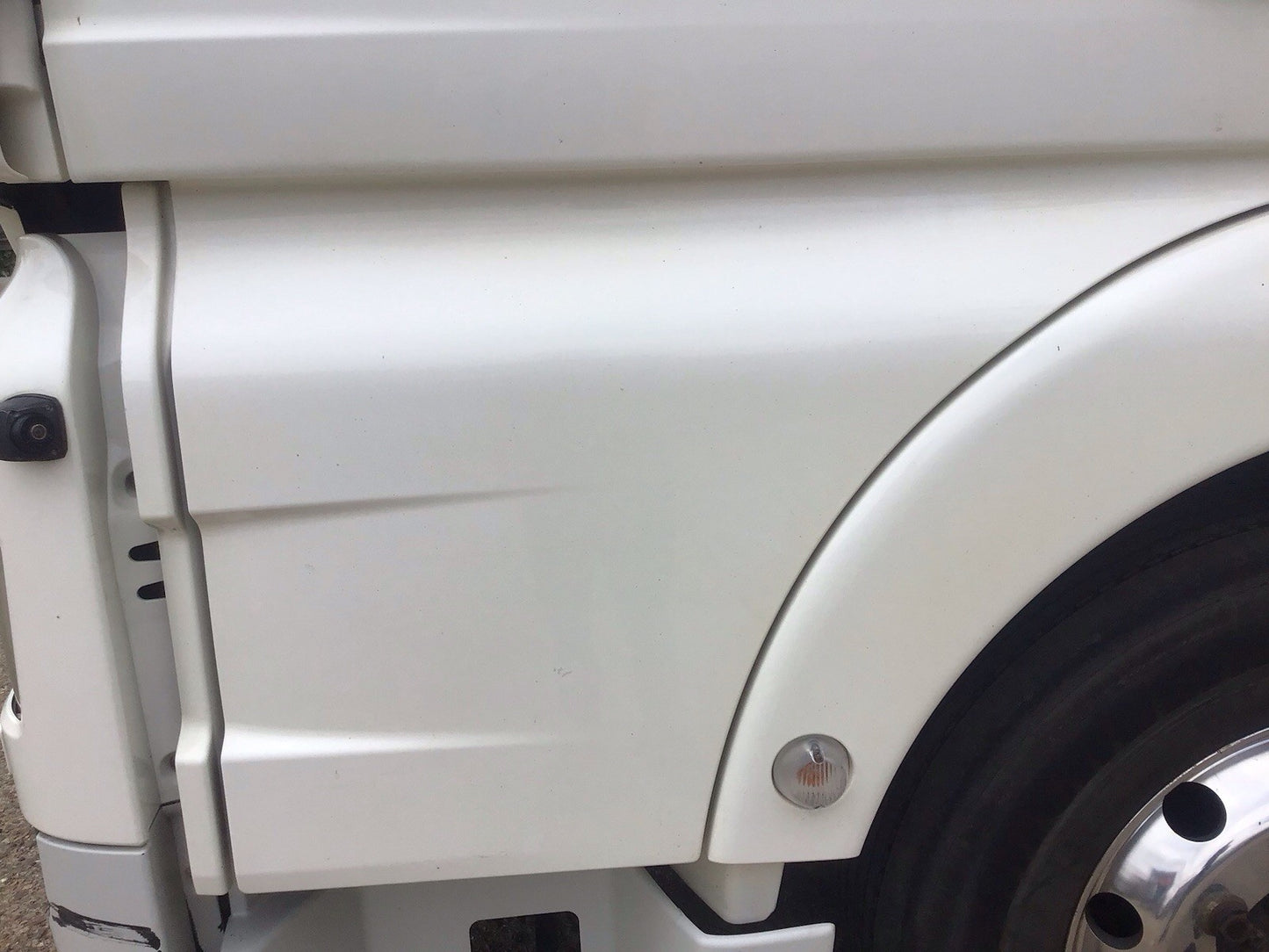 MAN TGX 24.460 PASSENGER SIDE N/S DOOR IN WHITE WITHOUT MIRROR 2016-2019