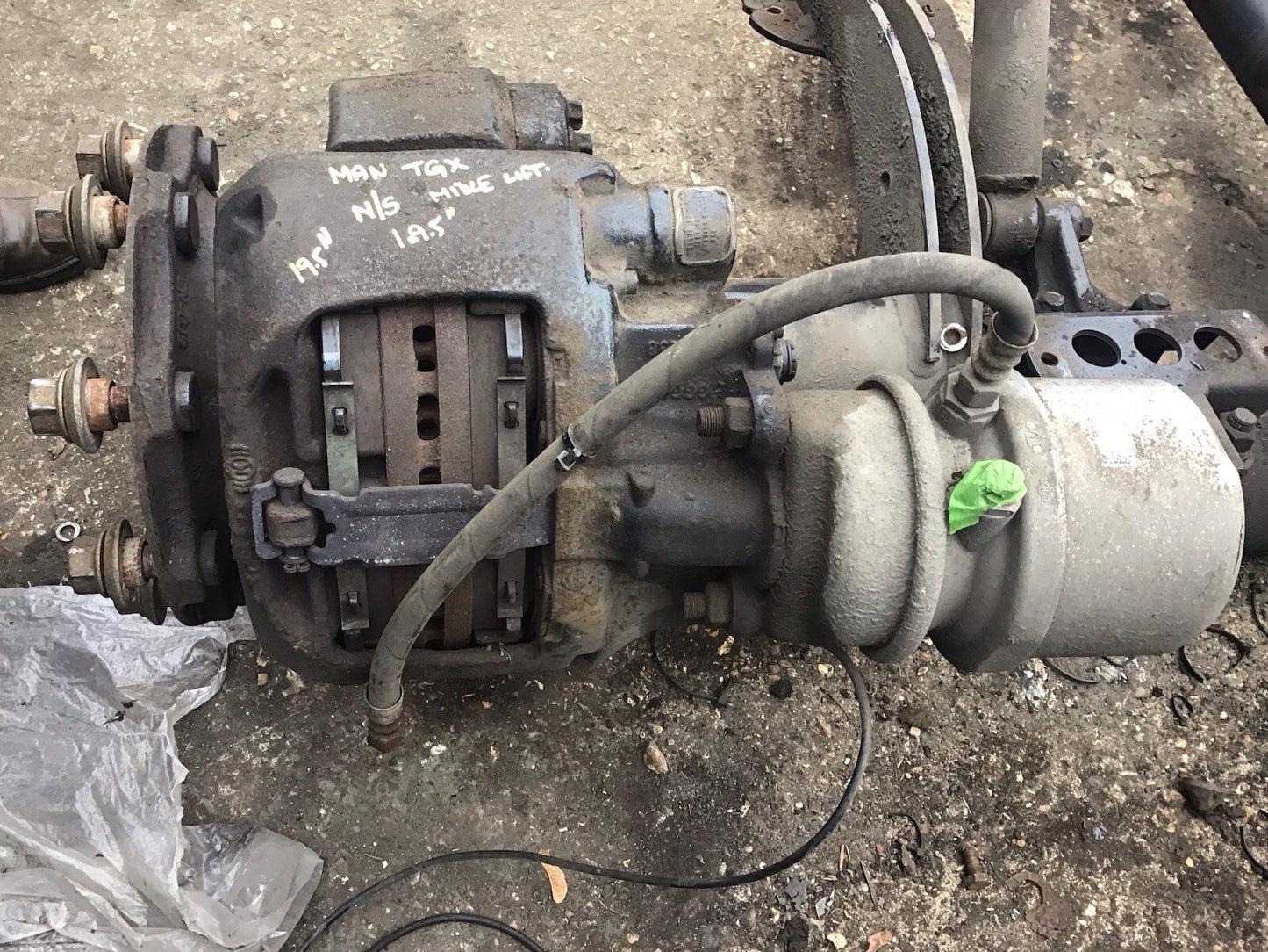 MAN TGX TGS MIDLIFT AXLE BRAKE CALIPPER AND CARRIER 19.5'' N/S WHEEL 2015-2020