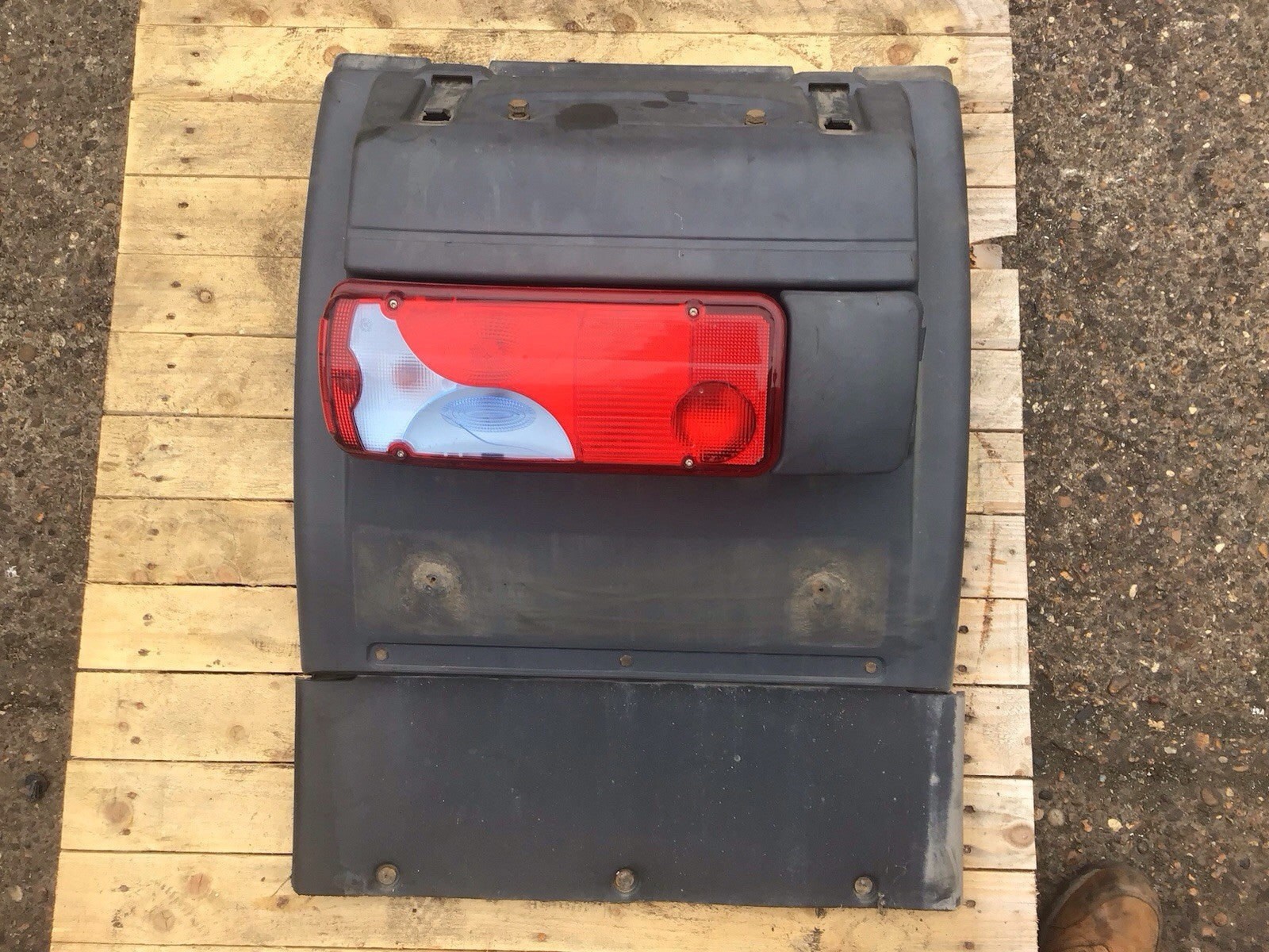 MAN TGX TGS REAR WING MUD GUARD REAR LEFT 2014-2020