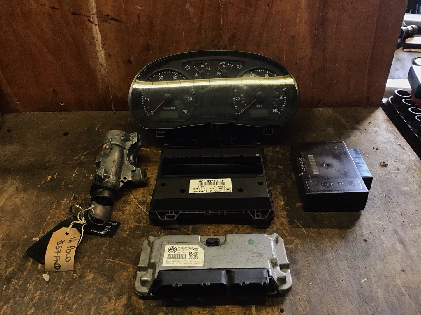 VOLKSWAGEN POLO 9N3 1.4 PETROL ECU KIT 03C906024AD BUD 2005-2009