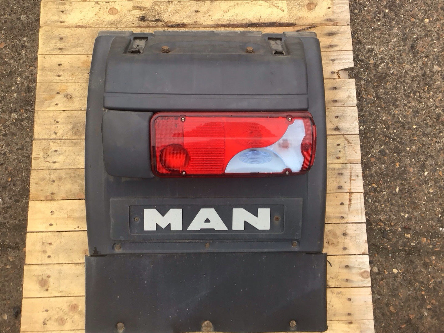 MAN TGX TGS REAR WING MUD GUARD REAR RIGHT 2014-2020