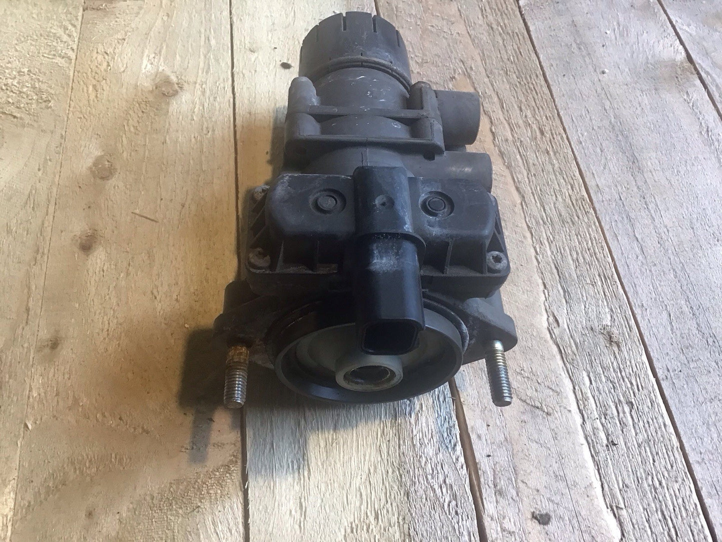 MAN TGX TGS FOOT BRAKE VALVE KNORR-BREMSE K039569 81.52130-6298 2015-2020