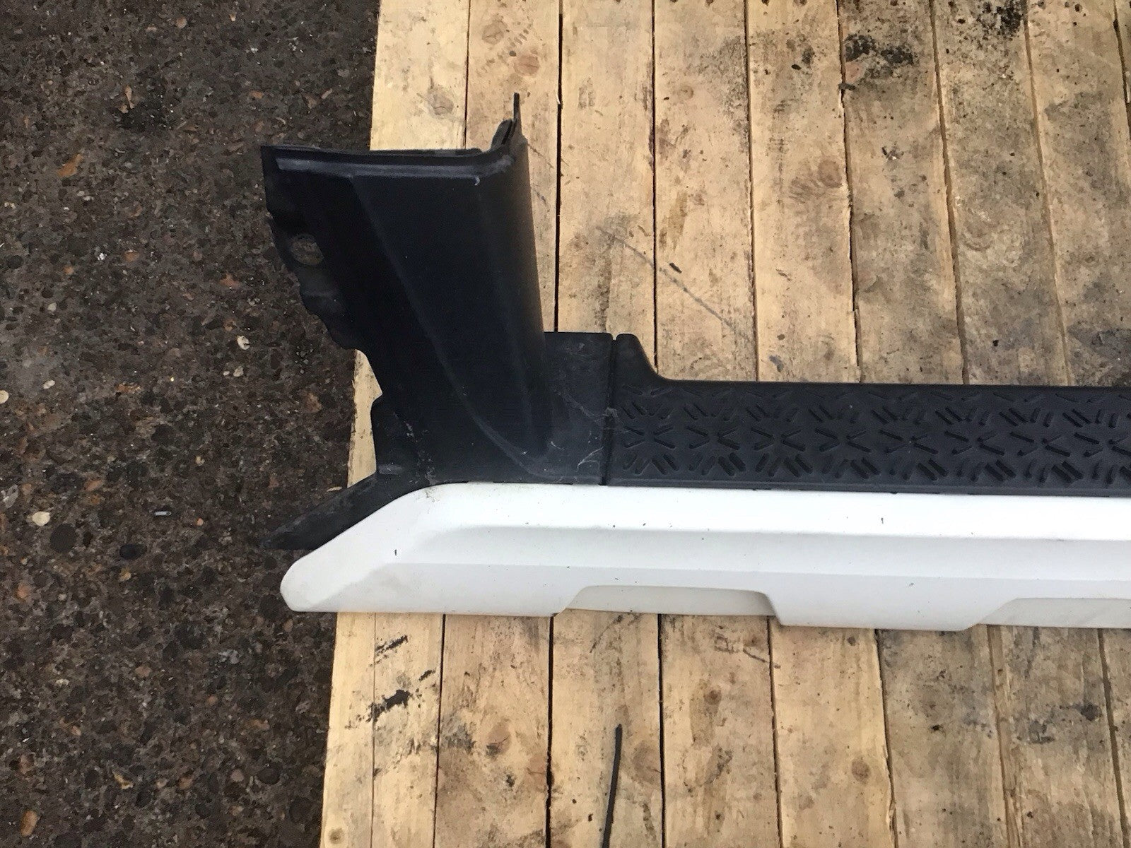 MAN TGX TGS FRONT BUMPER STEP ASSEMBLY 81.41614-6011 2015-2020