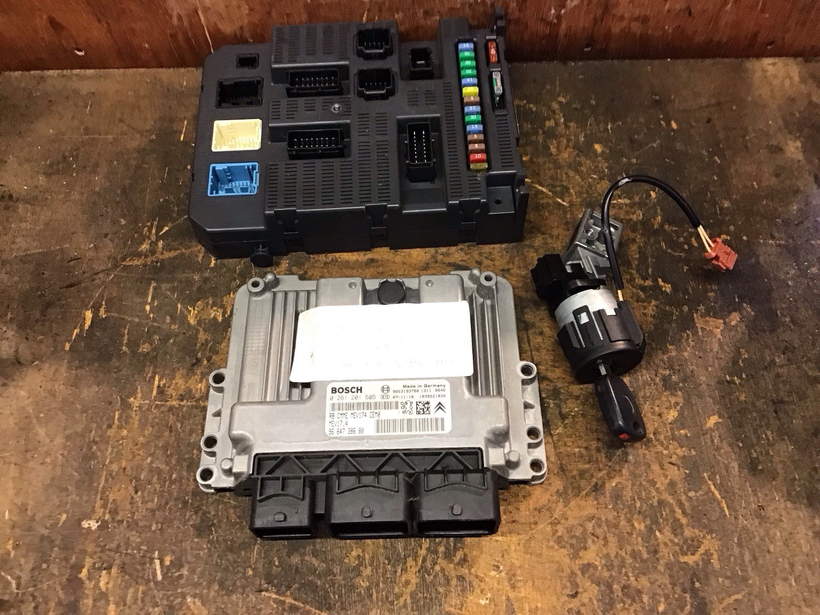 PEUGEOT 308 1.6 PETROL ECU KIT 9664738680 BOSCH  0261201505 5FW  2007-2012