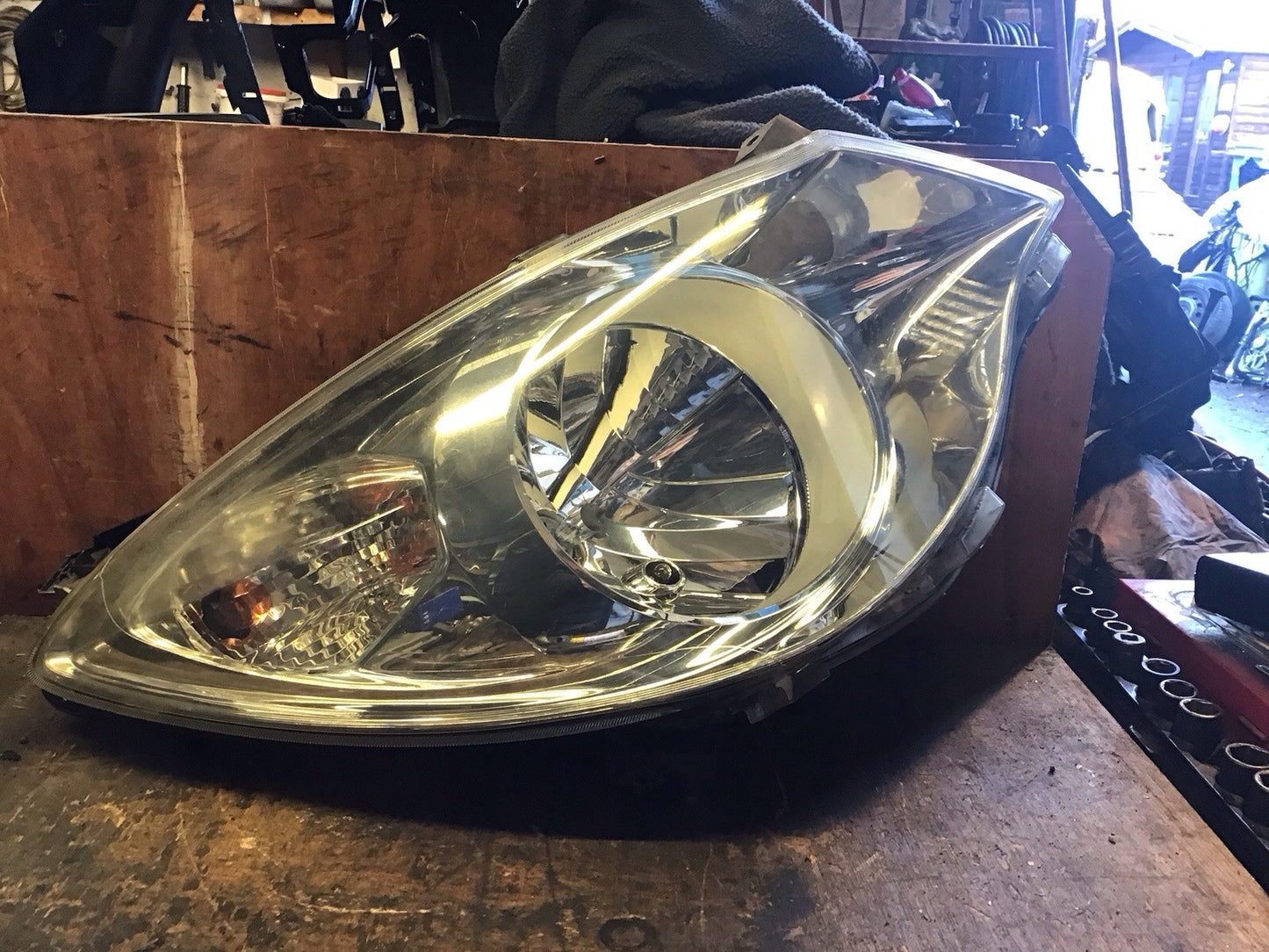 VAUXHALL AGILA DRIVERS SIDE HEADLIGHT 35100-52K10 2008-2014