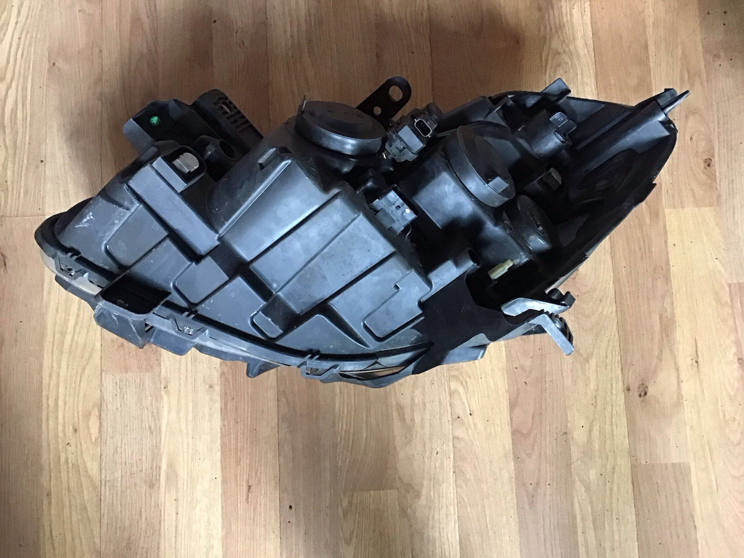 RENAULT CLIO MK3 DRIVER O/S SIDE HEADLIGHT 89903187 2009-2013