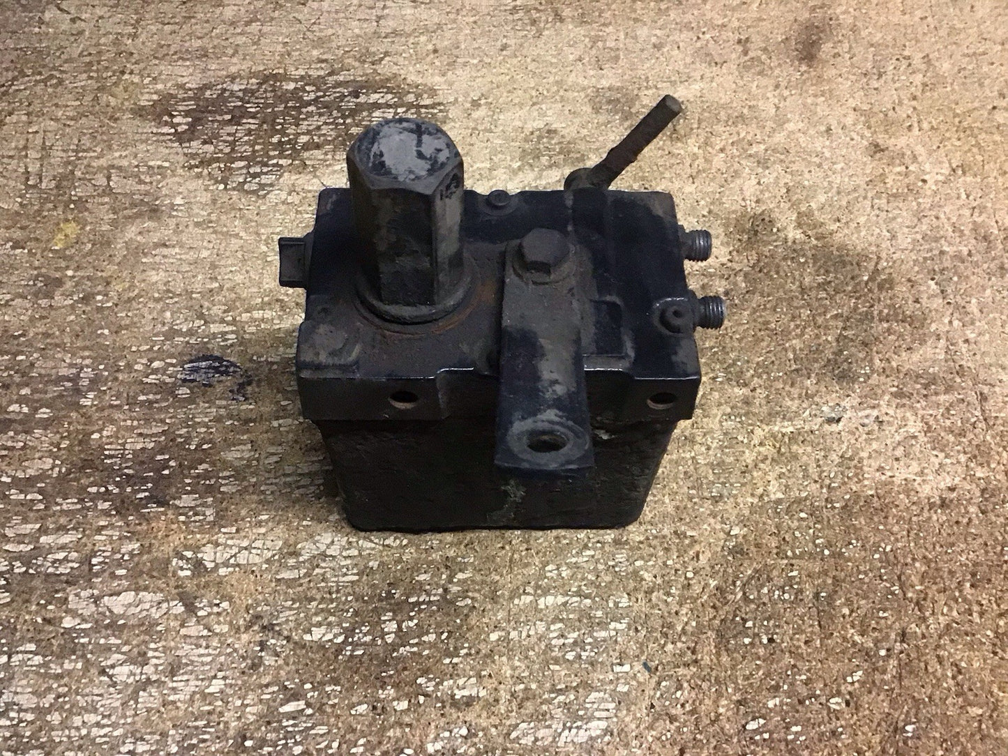 MAN TGX CAB TILT PUMP MANUAL 104183.5 2015-2020